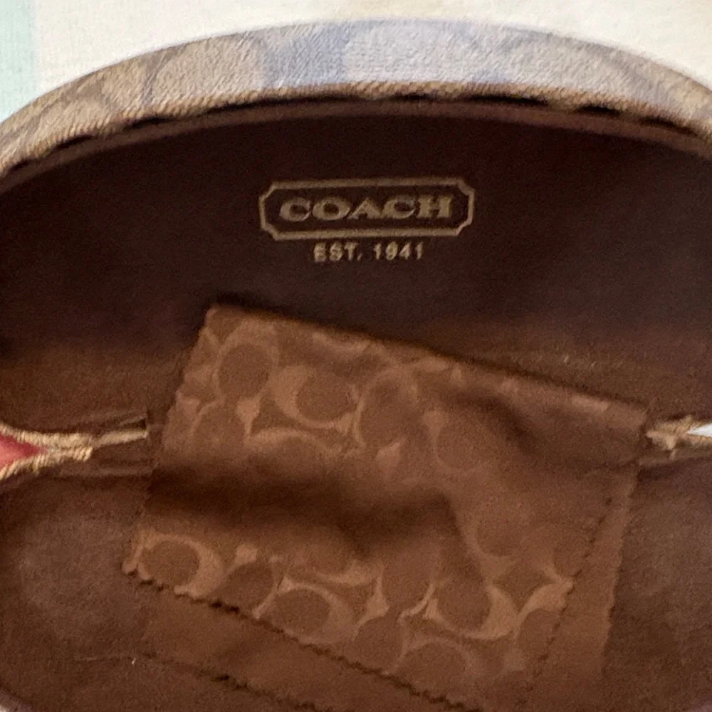 Coach Tortoise ‘Kissing C’ Women's Sunglasses. NWOT w/ case - Picture 2 of 6